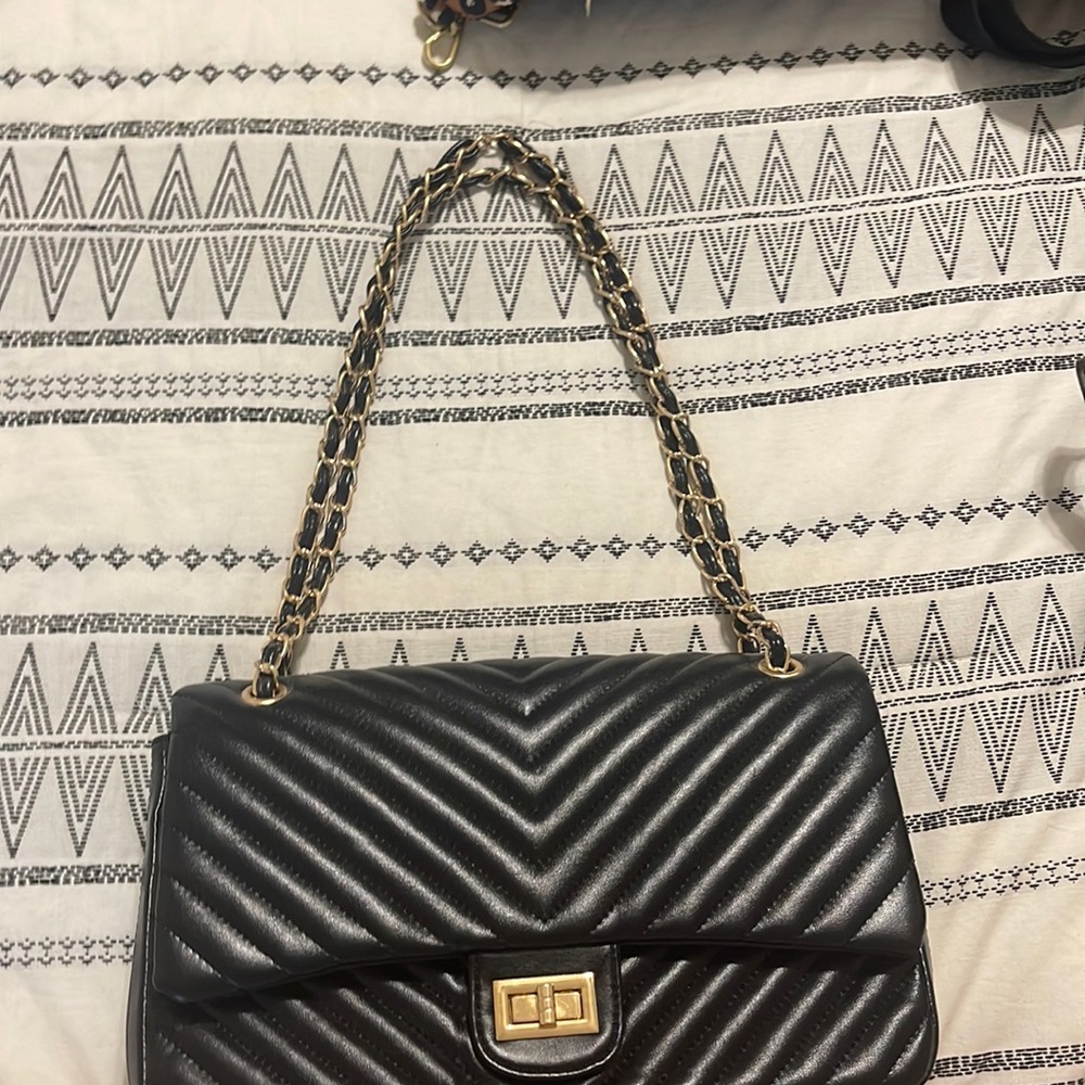 Inspired quilted leather bag with gold chain straps